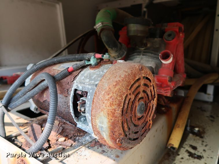 image for item KQ9842 2011 Ford E450 Super Duty  utility van with sprayer