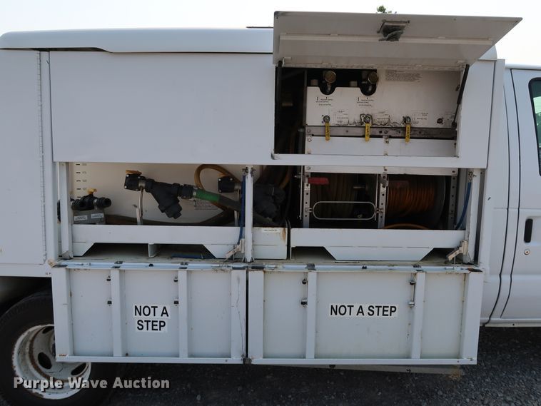 image for item KQ9842 2011 Ford E450 Super Duty  utility van with sprayer