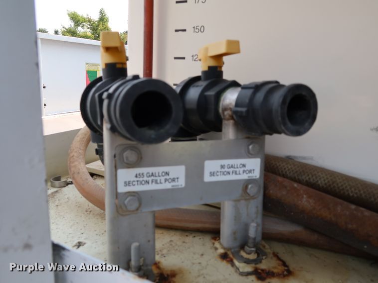 image for item KQ9842 2011 Ford E450 Super Duty  utility van with sprayer