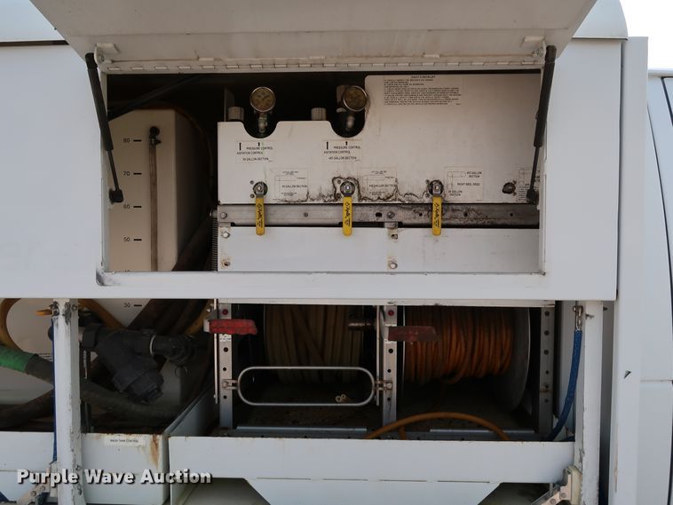 image for item KQ9842 2011 Ford E450 Super Duty  utility van with sprayer