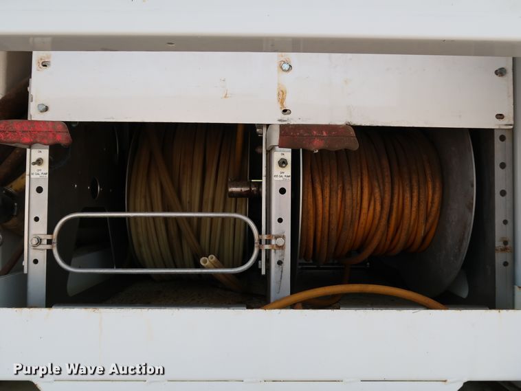 image for item KQ9842 2011 Ford E450 Super Duty  utility van with sprayer