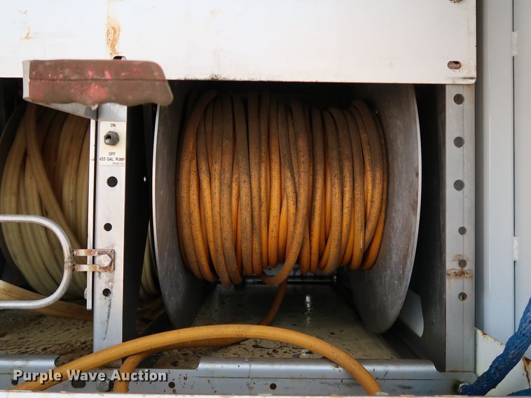 image for item KQ9842 2011 Ford E450 Super Duty  utility van with sprayer