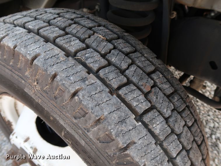 image for item KQ9842 2011 Ford E450 Super Duty  utility van with sprayer