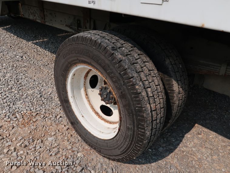 image for item KQ9842 2011 Ford E450 Super Duty  utility van with sprayer