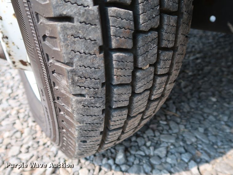 image for item KQ9842 2011 Ford E450 Super Duty  utility van with sprayer