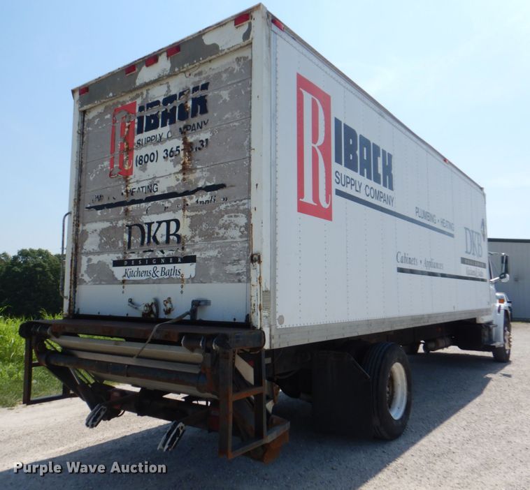 image for item KW9916 1996 Freightliner FL70  box truck