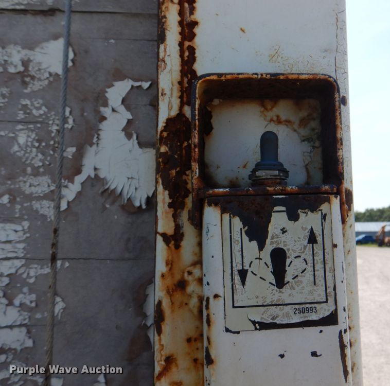 image for item KW9916 1996 Freightliner FL70  box truck