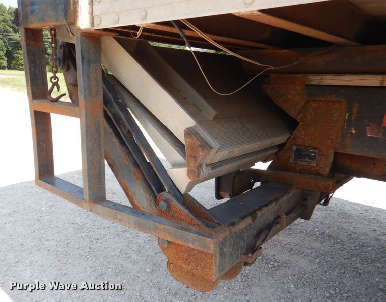 image for item KW9916 1996 Freightliner FL70  box truck