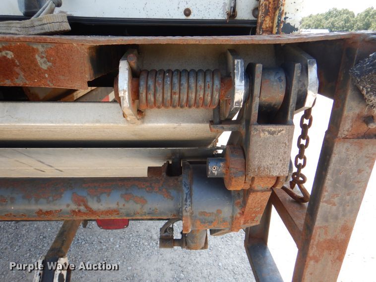 image for item KW9916 1996 Freightliner FL70  box truck