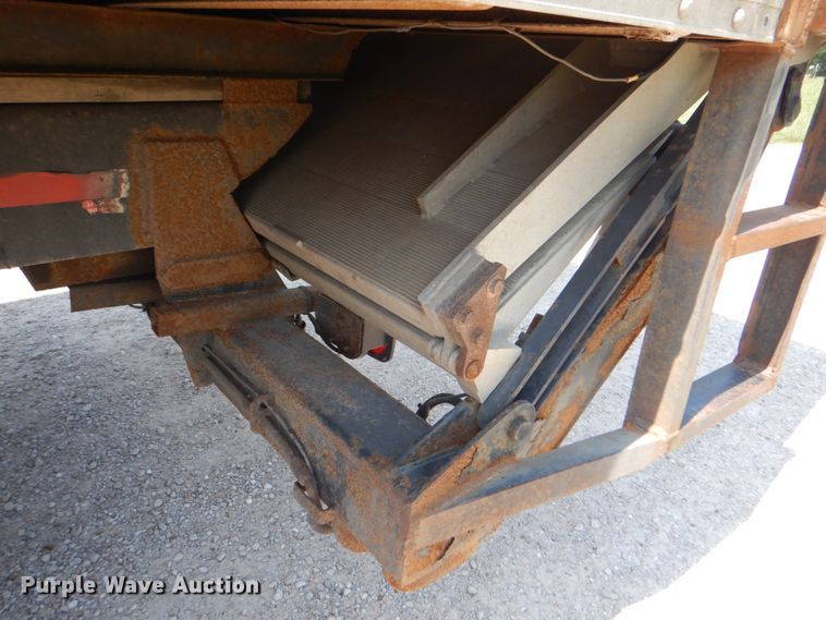 image for item KW9916 1996 Freightliner FL70  box truck