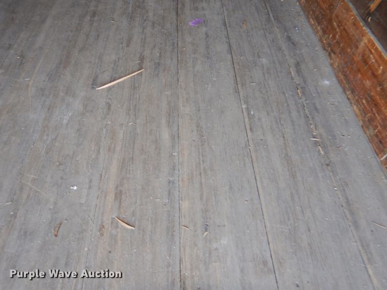 image for item KW9916 1996 Freightliner FL70  box truck