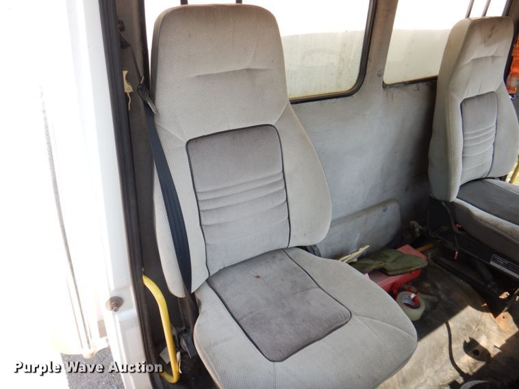 image for item KW9916 1996 Freightliner FL70  box truck