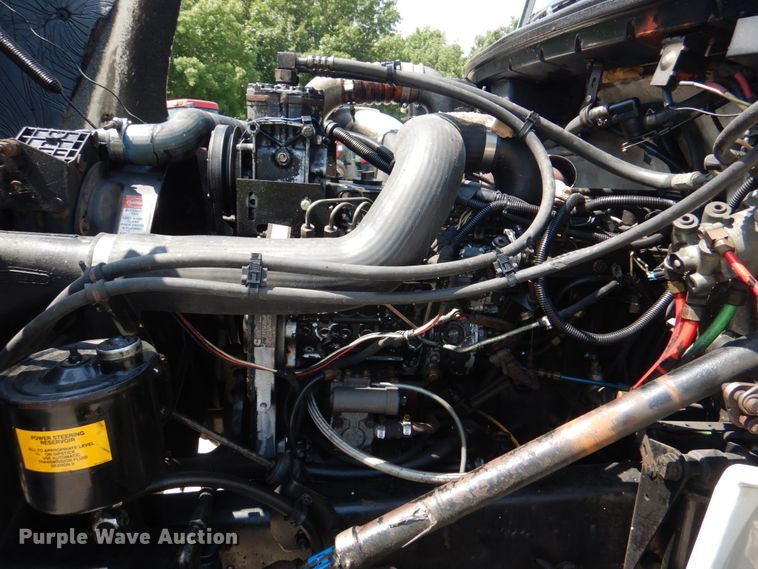 image for item KW9916 1996 Freightliner FL70  box truck