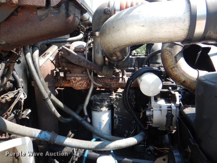 image for item KW9916 1996 Freightliner FL70  box truck