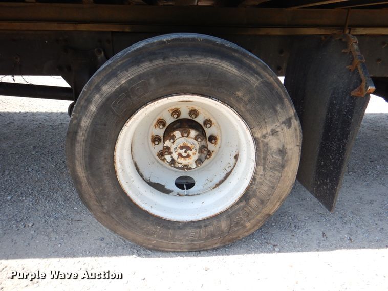 image for item KW9916 1996 Freightliner FL70  box truck