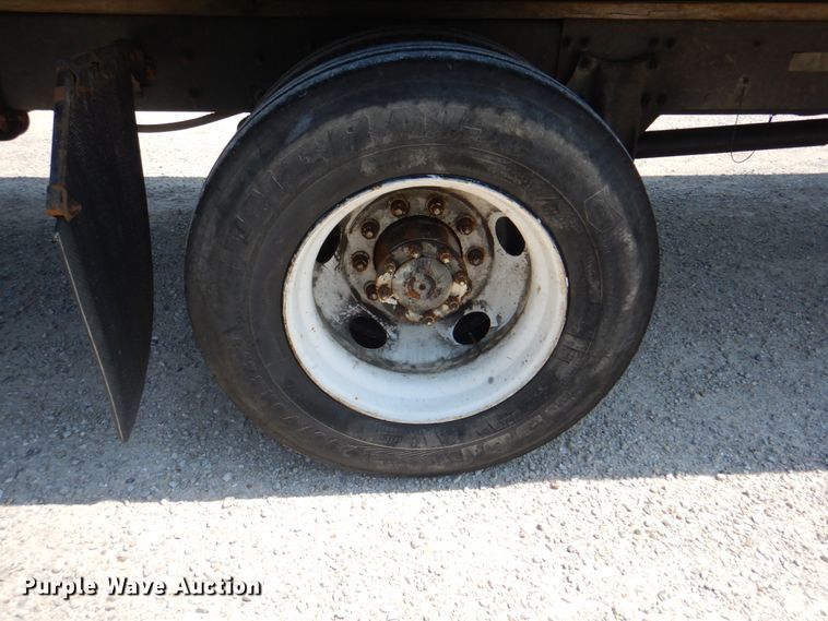 image for item KW9916 1996 Freightliner FL70  box truck