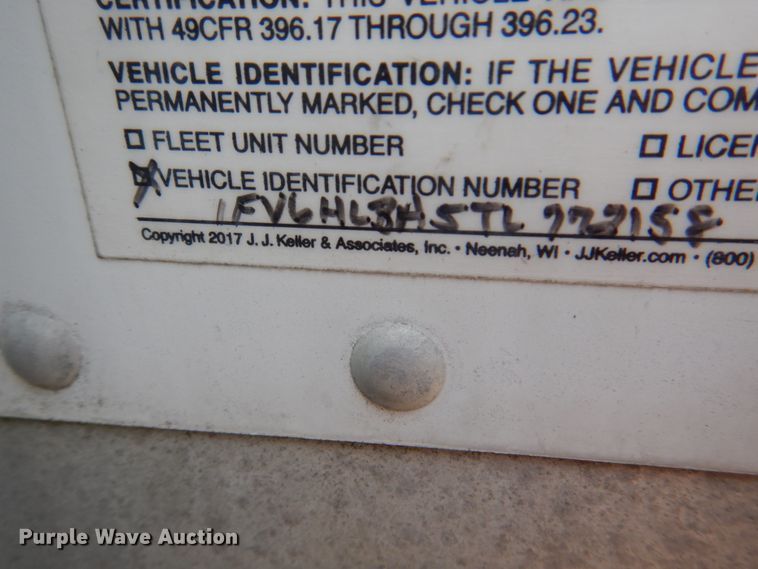 image for item KW9916 1996 Freightliner FL70  box truck