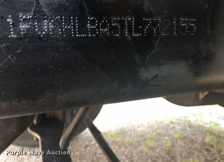 image for item KW9916 1996 Freightliner FL70  box truck