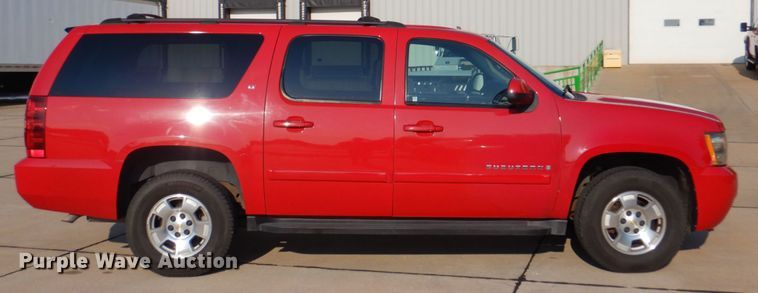 image for item KW9917 2007 Chevrolet Suburban LT  SUV