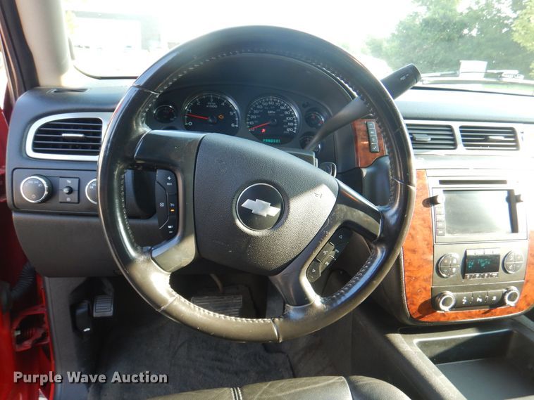 image for item KW9917 2007 Chevrolet Suburban LT  SUV