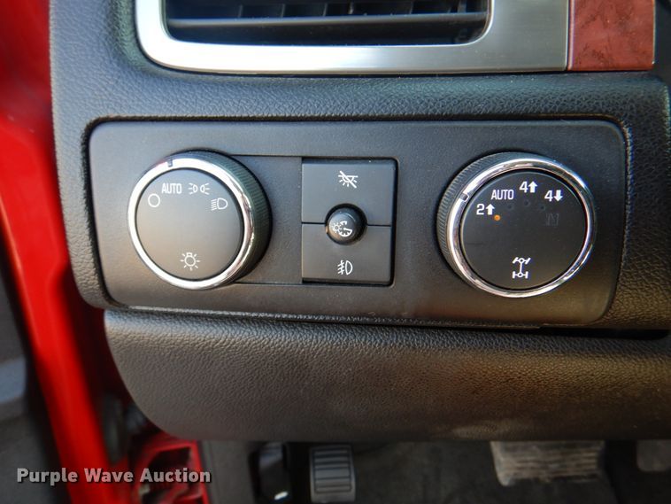 image for item KW9917 2007 Chevrolet Suburban LT  SUV