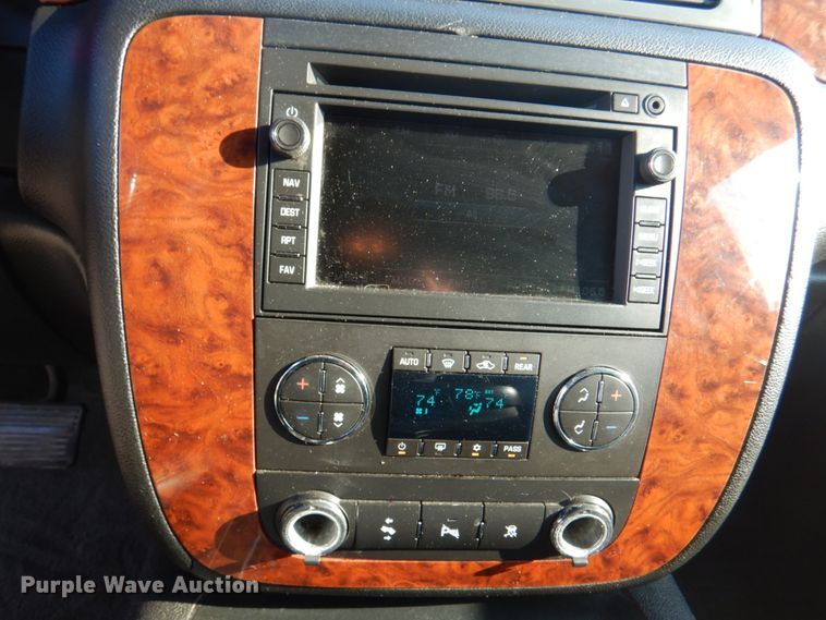 image for item KW9917 2007 Chevrolet Suburban LT  SUV