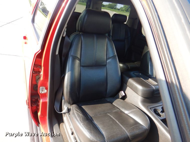 image for item KW9917 2007 Chevrolet Suburban LT  SUV