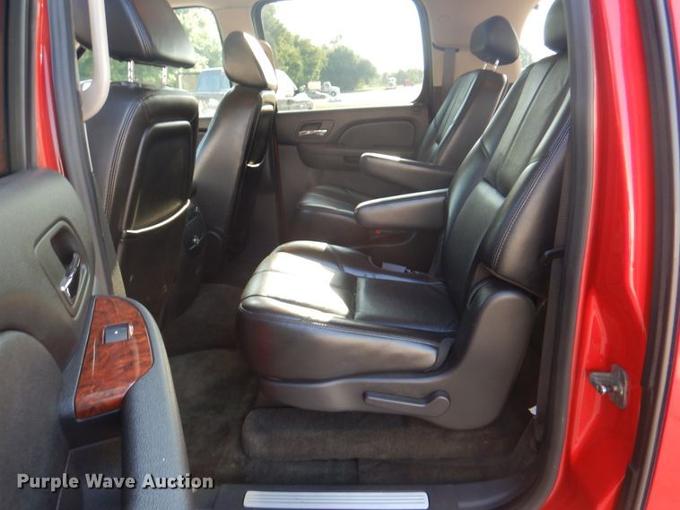 image for item KW9917 2007 Chevrolet Suburban LT  SUV