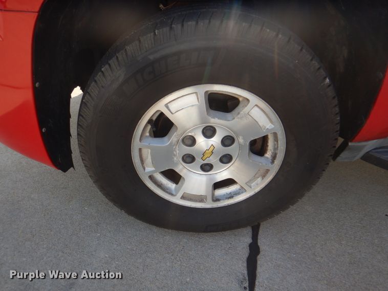 image for item KW9917 2007 Chevrolet Suburban LT  SUV