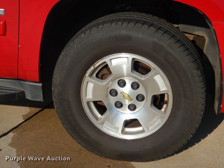 image for item KW9917 2007 Chevrolet Suburban LT  SUV