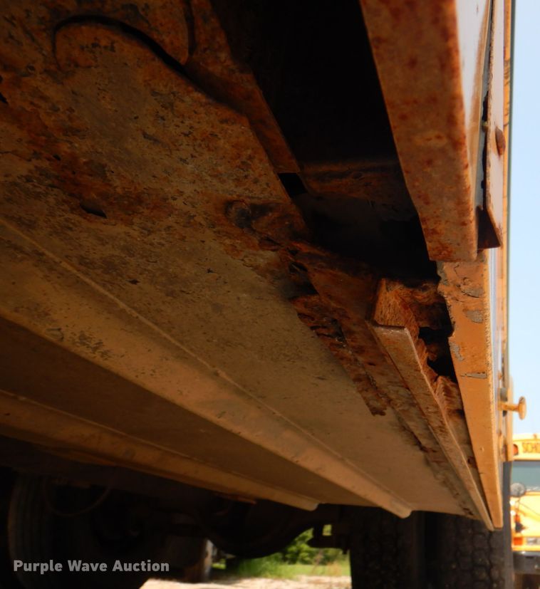 image for item KW9942 1999 International 3800  school bus