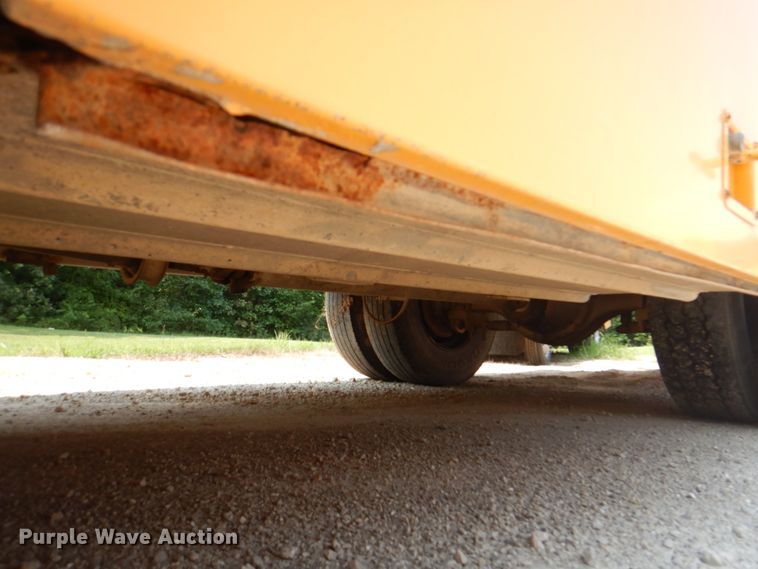 image for item KW9942 1999 International 3800  school bus