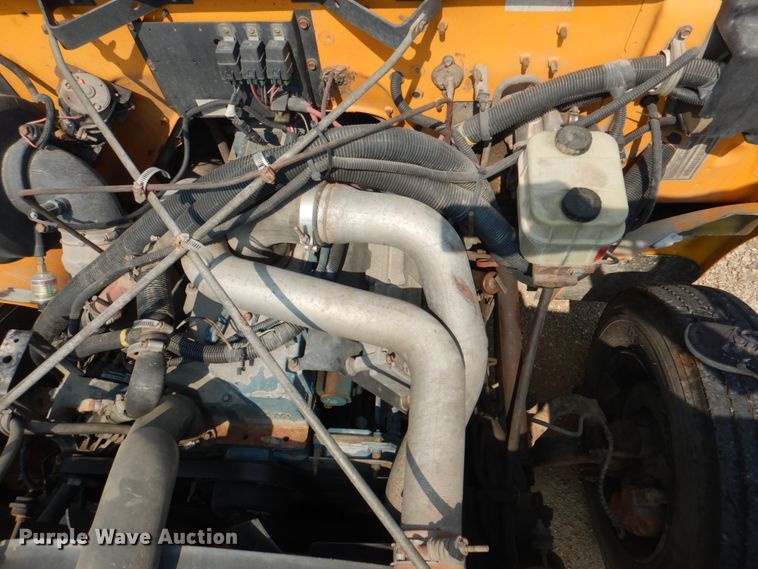 image for item KW9942 1999 International 3800  school bus