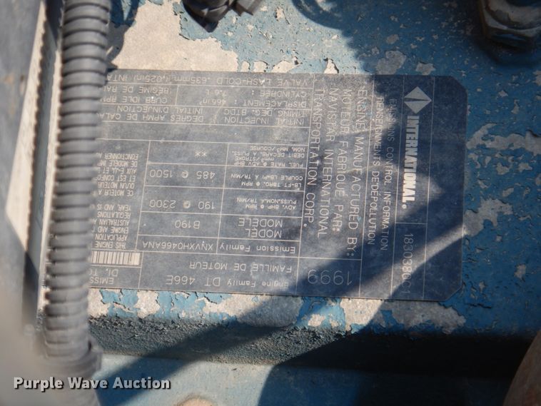 image for item KW9942 1999 International 3800  school bus