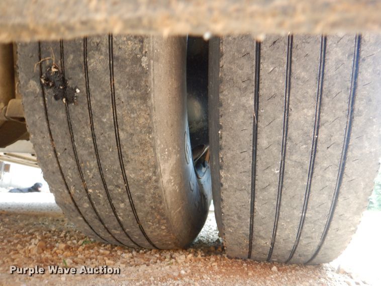 image for item KW9942 1999 International 3800  school bus