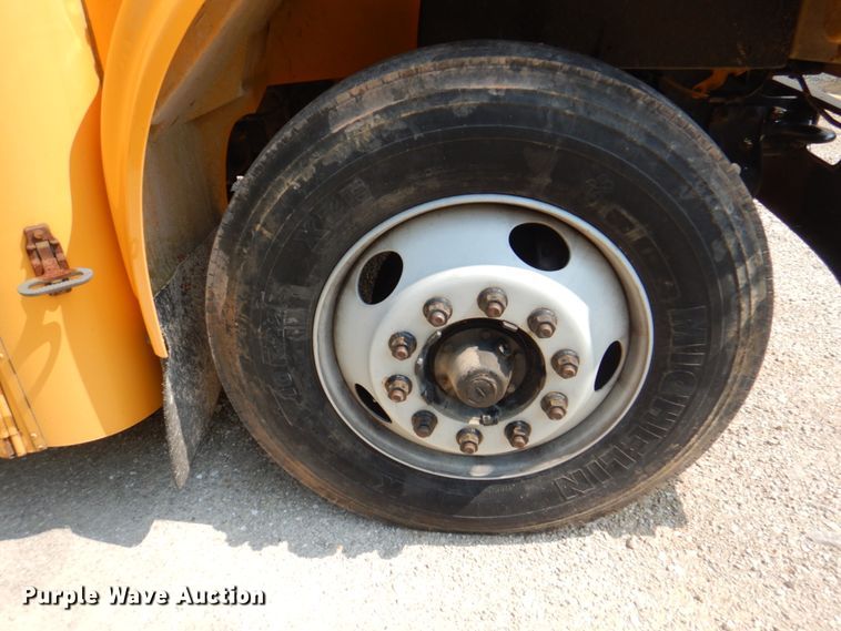 image for item KW9942 1999 International 3800  school bus