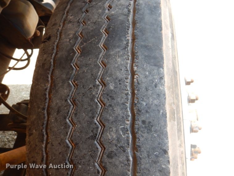 image for item KW9942 1999 International 3800  school bus