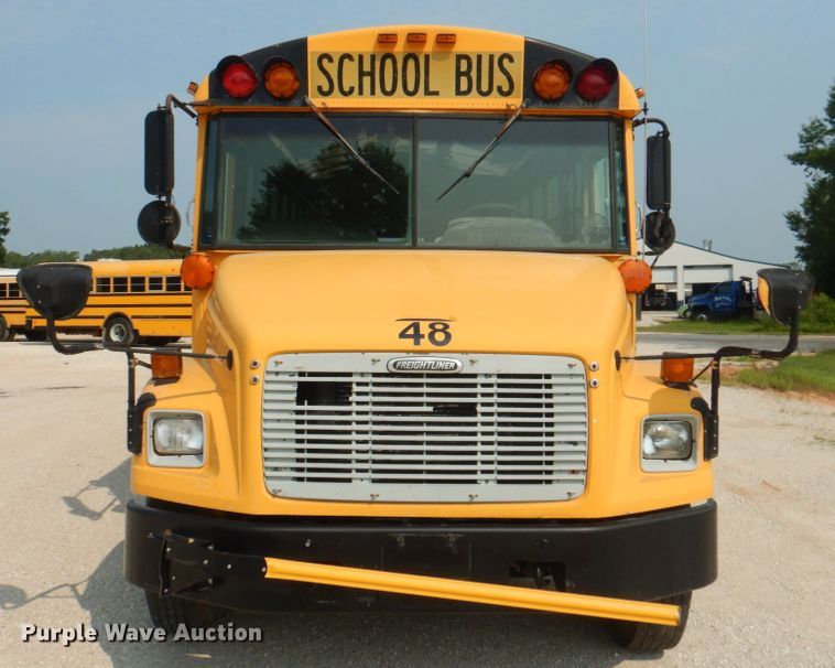 image for item KW9943 1999 Freightliner Thomas Built  school bus