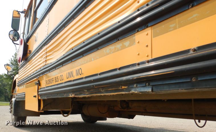 image for item KW9943 1999 Freightliner Thomas Built  school bus