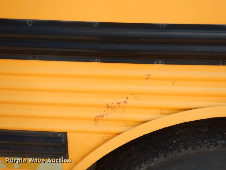 image for item KW9943 1999 Freightliner Thomas Built  school bus