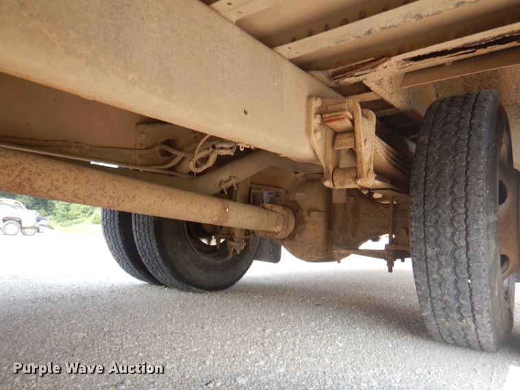 image for item KW9943 1999 Freightliner Thomas Built  school bus