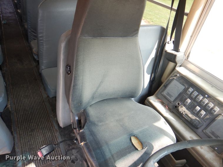 image for item KW9943 1999 Freightliner Thomas Built  school bus