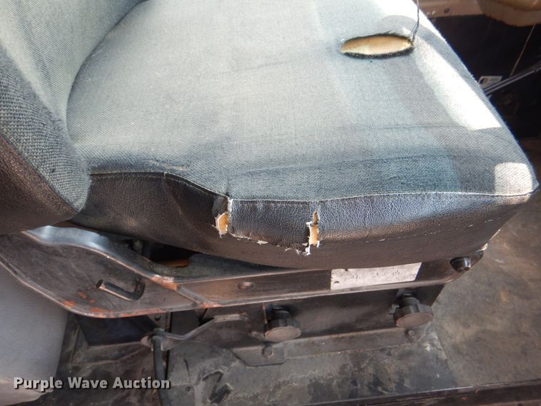 image for item KW9943 1999 Freightliner Thomas Built  school bus