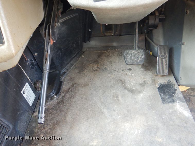 image for item KW9943 1999 Freightliner Thomas Built  school bus