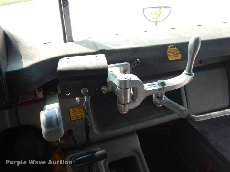 image for item KW9943 1999 Freightliner Thomas Built  school bus