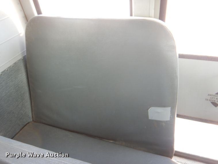 image for item KW9943 1999 Freightliner Thomas Built  school bus