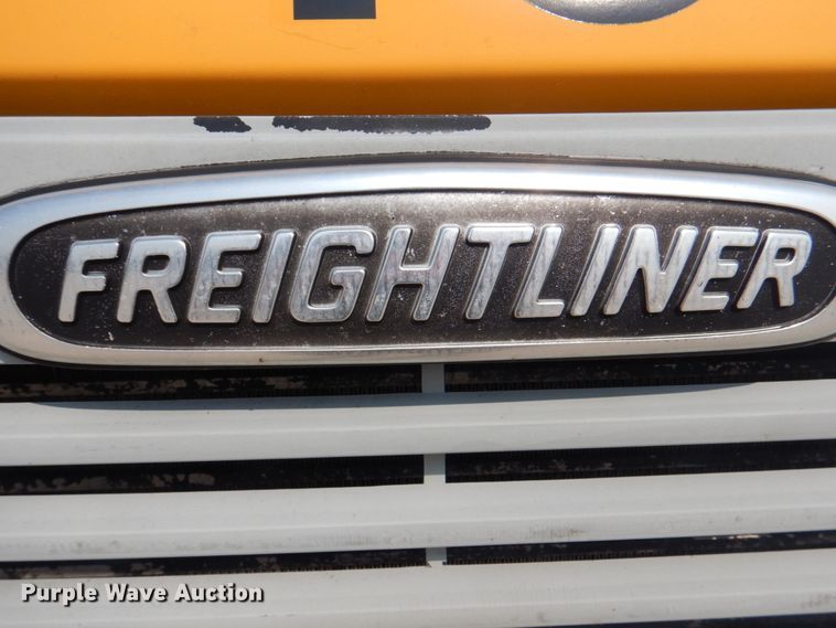 image for item KW9943 1999 Freightliner Thomas Built  school bus