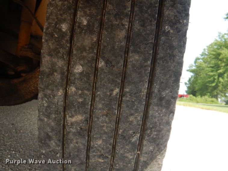 image for item KW9943 1999 Freightliner Thomas Built  school bus