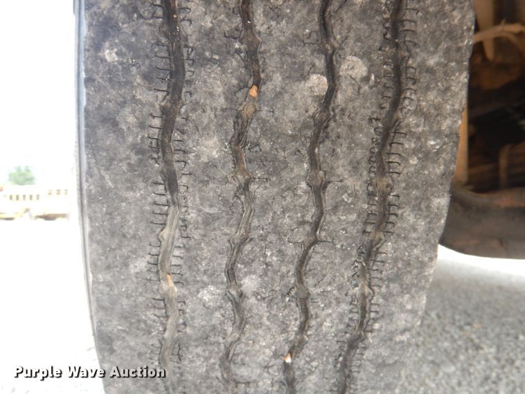 image for item KW9943 1999 Freightliner Thomas Built  school bus