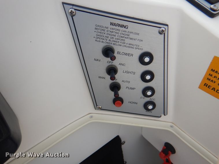 image for item KW9945 1995 Check Mate Convincor  boat